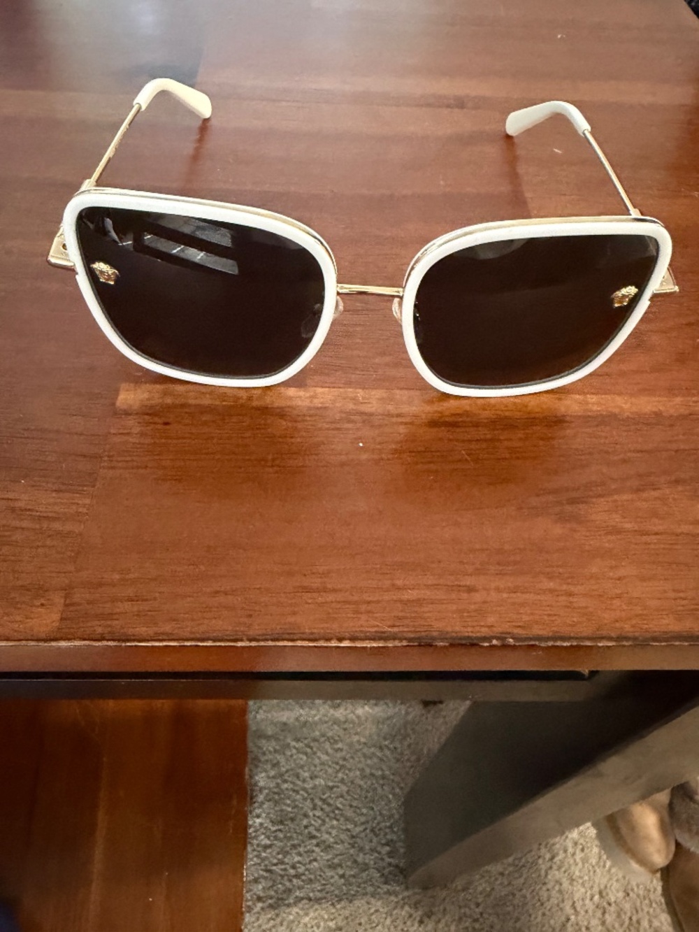 Versace sunglasses - Picture 2 of 3